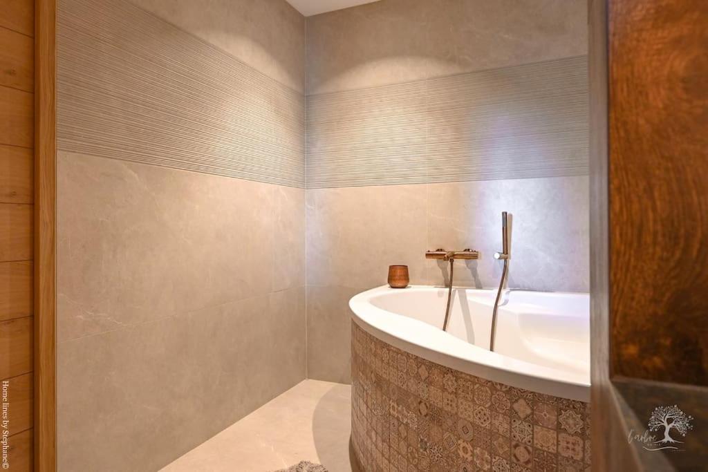 Du Charme Au Bord De L'eau Apartment *